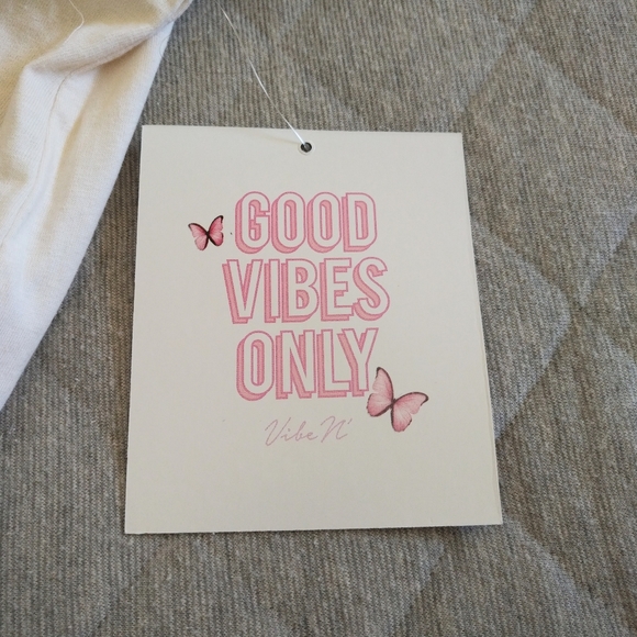 Vibe N' "Always Make Your Own Waves"🌊 Tee - Picture 10 of 12